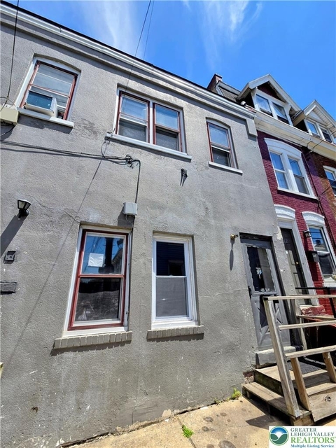 223 N Fountain Street - Photo 1