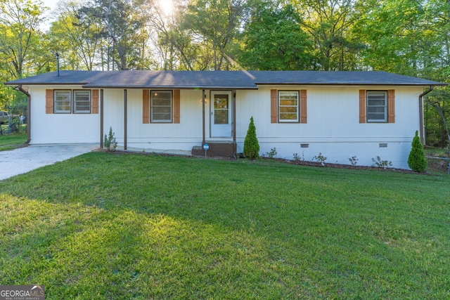 2290 Pinetree Lane Ne - Photo 1