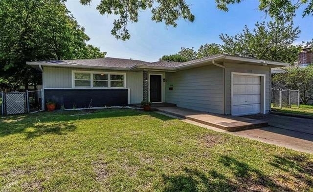 1508 N Highland Avenue - Photo 1