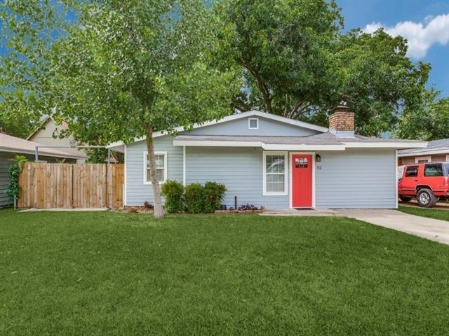 512 Bluebonnet Drive - Photo 1