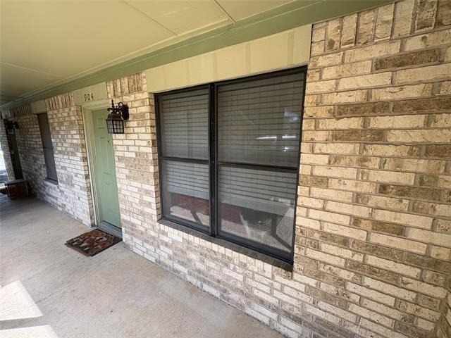 904 N Austin Street - Photo 1