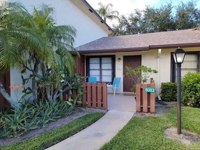 8083 Se Villa Circle - Photo 1