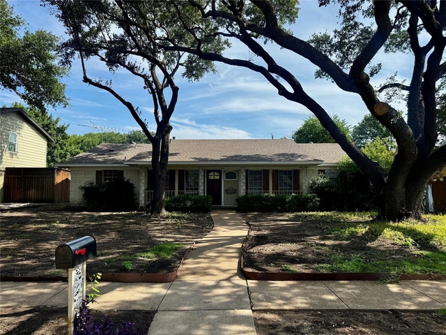 406 Pleasant Valley Lane - Photo 1