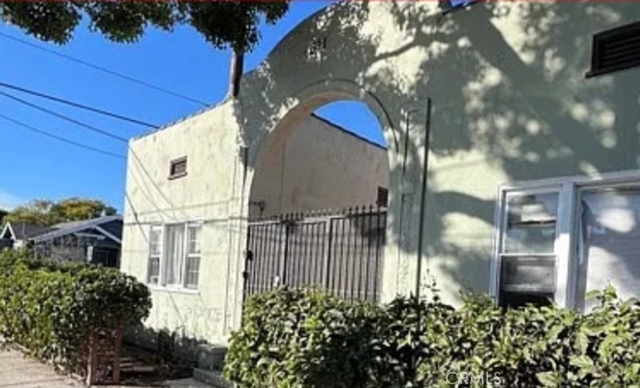 551 W 10th - Photo 1
