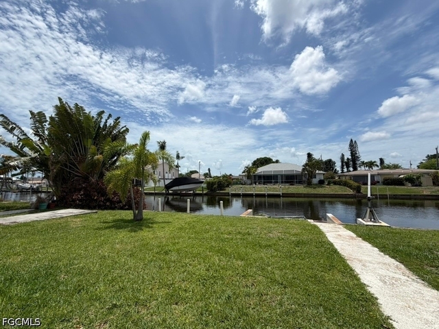 4924 Vincennes Street - Photo 1