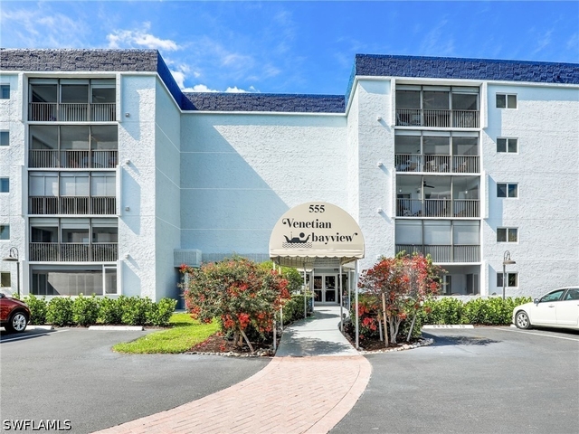 555 Park Shore Drive - Photo 1