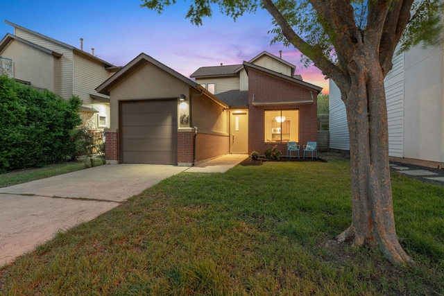 2911 Corbin Ln - Photo 1