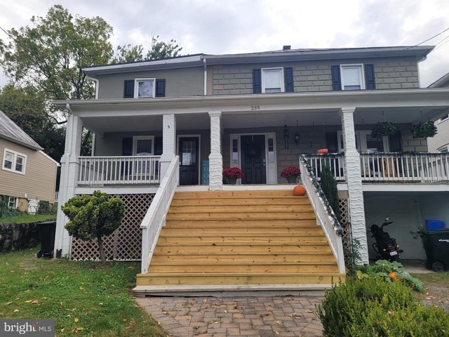 235 Millwood Avenue - Photo 1