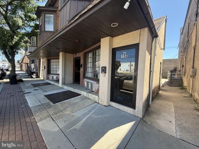 15 W 10th Street - Photo 1