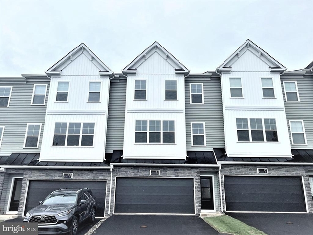 61 Becker Drive - Photo 1
