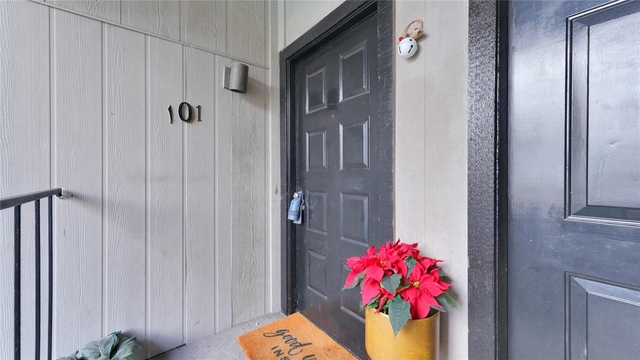 10811 Richmond Avenue - Photo 1