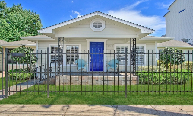 1518 Sabine Street - Photo 1