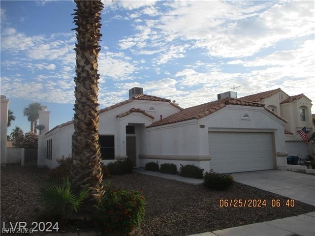 8216 Grassy Point Circle - Photo 1