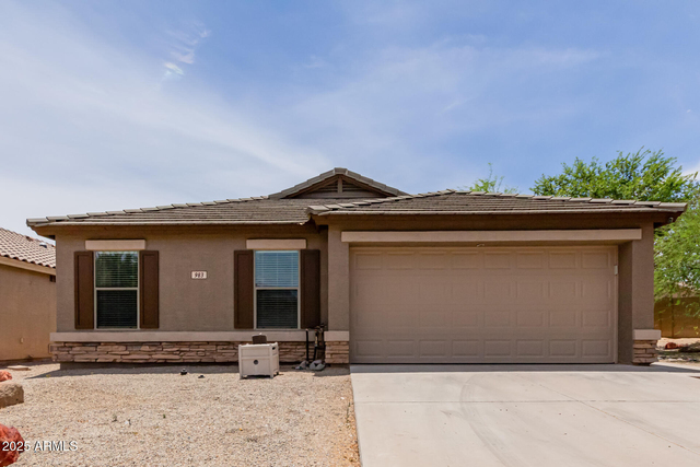 983 E Palomino Way - Photo 1
