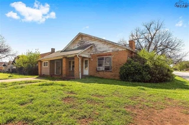 2017 Mcgregor Avenue - Photo 1