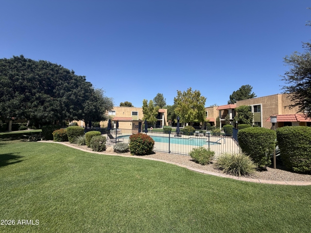 601 E Palo Verde Drive - Photo 1