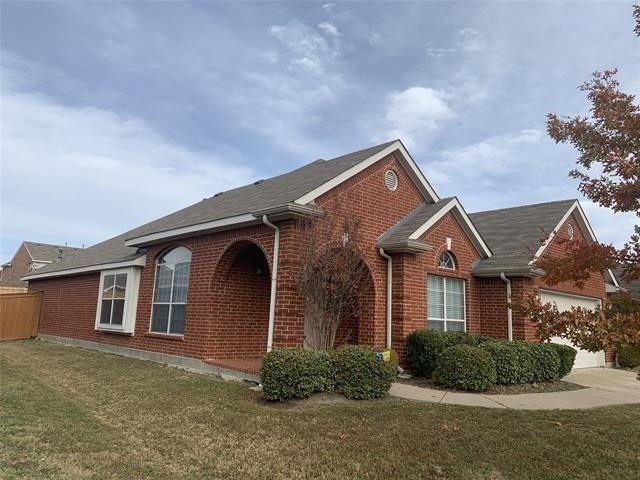 3164 Guadaloupe - Photo 1