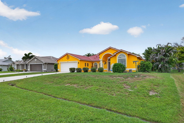 3077 Se Galt - Photo 1