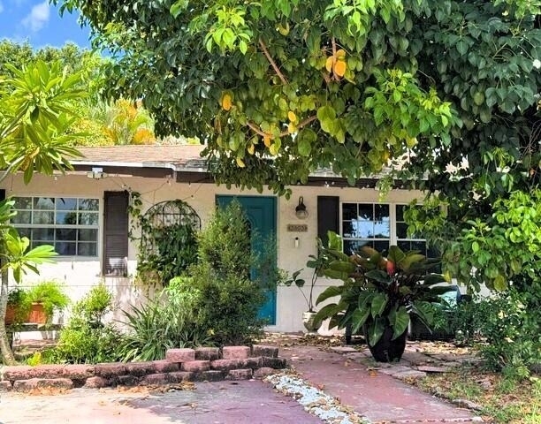 3803 Heather Drive W - Photo 1