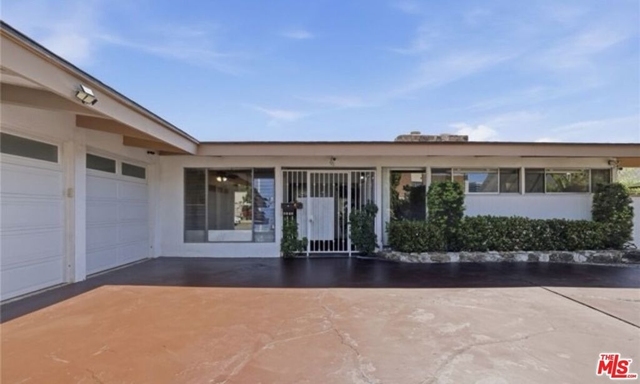 6732 Wooster Avenue - Photo 1
