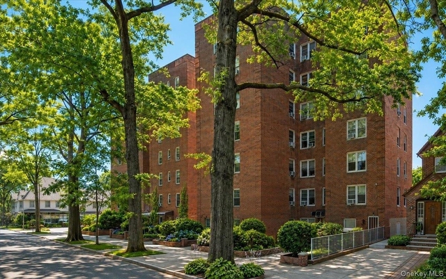 82-40 Austin Street - Photo 1