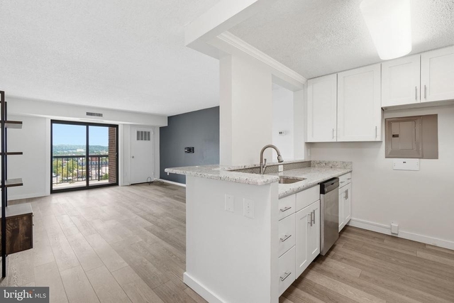 200 N Pickett Street - Photo 1