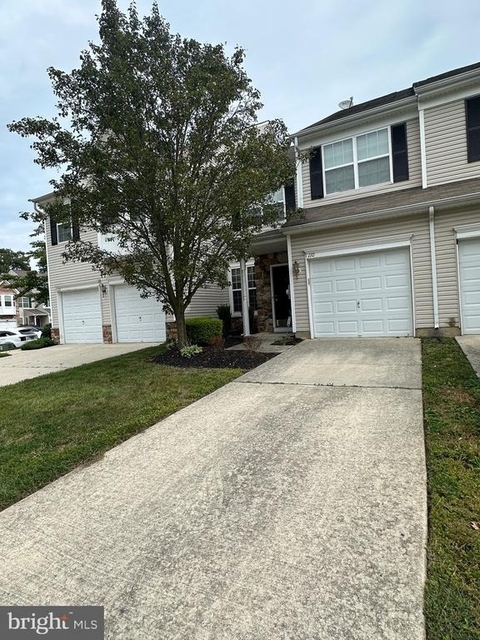 110 Sansom Lane - Photo 1