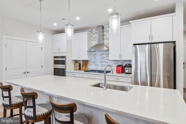 102 Saint Ives Place - Photo 1