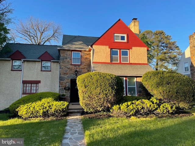 6305 E Fordham Drive - Photo 1