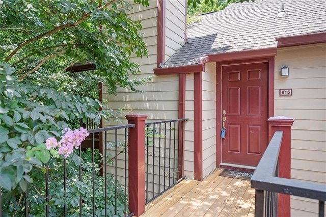 915 Wentworth Court - Photo 1