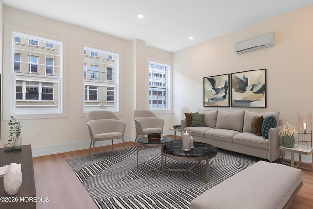 527 Bangs Avenue - Photo 1