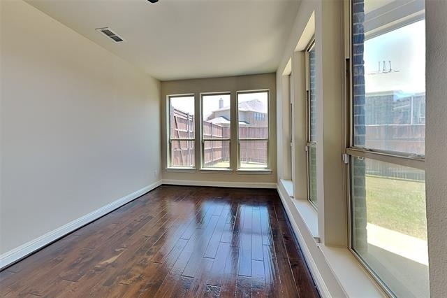 3006 Knightsbridge Lane - Photo 1