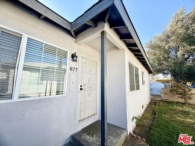 877 W Wilson Street - Photo 1