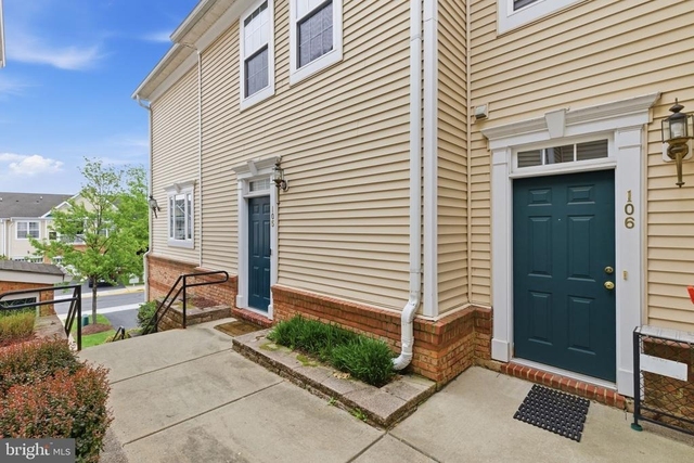 43905 Hickory Corner Terrace - Photo 1