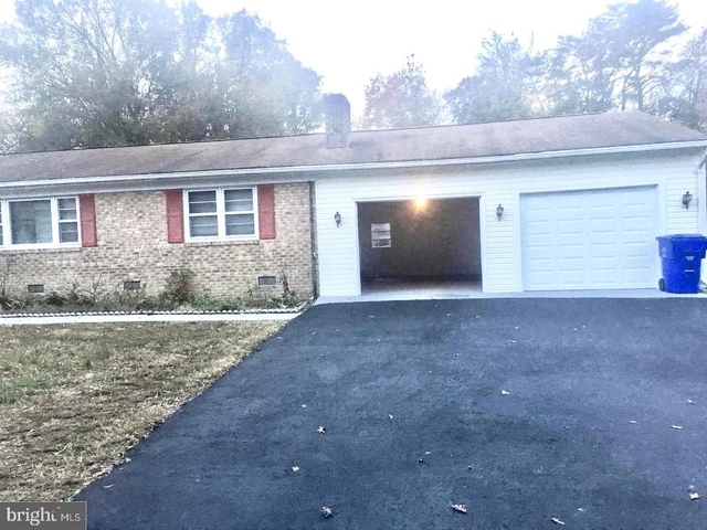 10925 Moore Street - Photo 1
