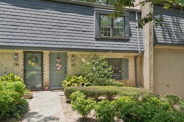 140 Amherst Place Nw - Photo 1