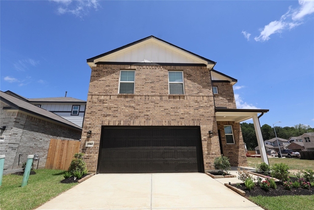 7757 Bergamot Cir - Photo 1