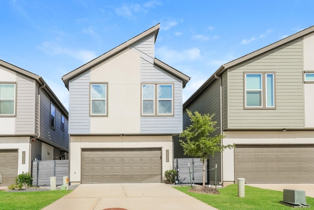 18306 W Centro Circle - Photo 1