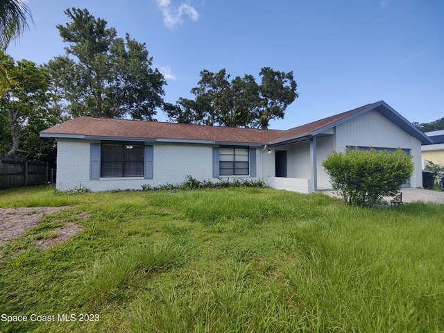 981 Forest Street Ne - Photo 1