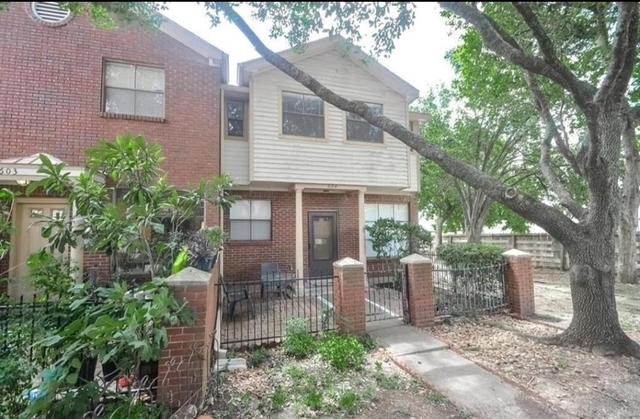 1103 Dulles Avenue - Photo 1