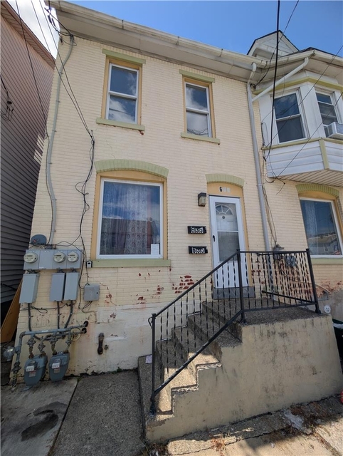 635 Linden Street - Photo 1