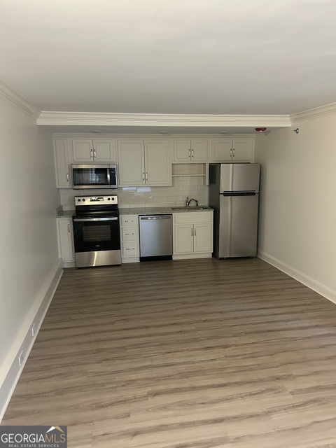 712 Avenue A Ne - Photo 1