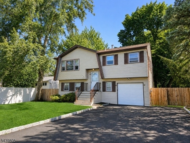 920 Everts Ave - Photo 1