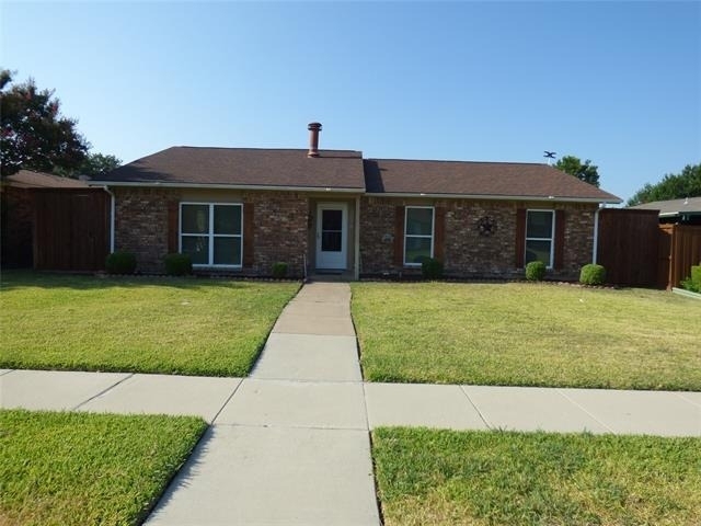 5016 Roberts Drive - Photo 1
