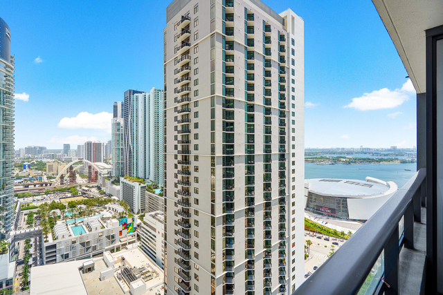 601 Ne 1st Avenue - Photo 1