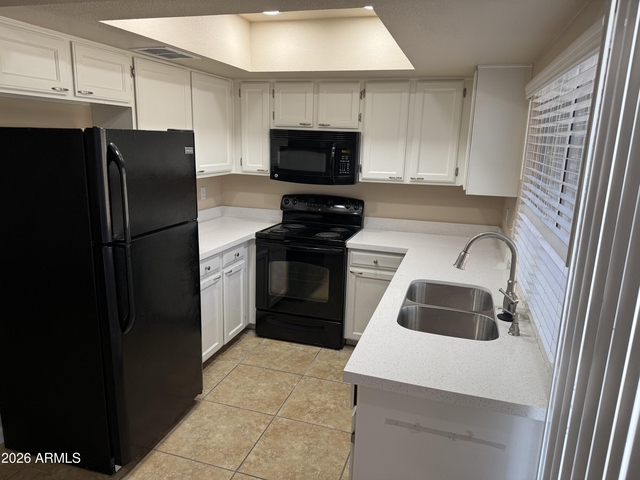 5138 W Vogel Avenue - Photo 1
