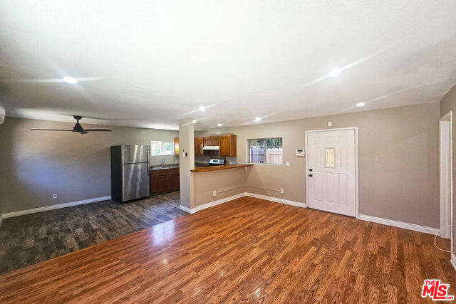 6946 1/2 Jellico Avenue - Photo 1
