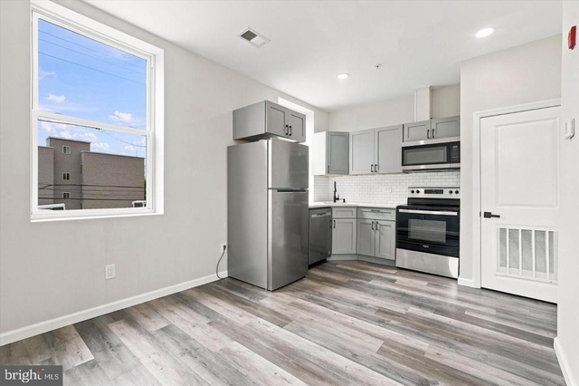 623 W Oxford Street - Photo 1