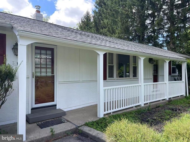 1019 Howellville Road - Photo 1