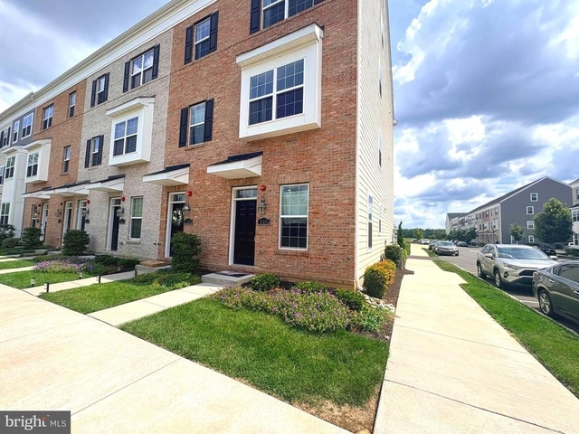 135 Annapolis Street - Photo 1